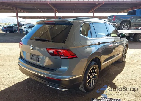 2021 Volkswagen Tiguan 2.0T Se/2.0T Se R-Line Black/2.0T Sel z USA, uszkodzony, nr VIN 3VV3B7AX6MM131840